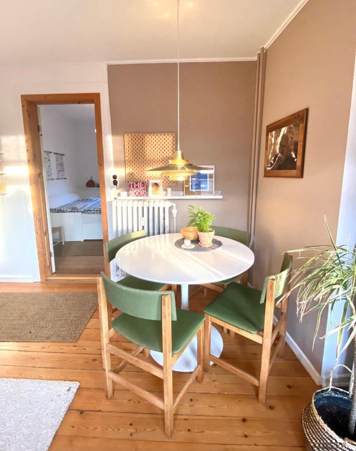 En Hel Lejlighed I Midtbyen - Centralt, Hyggelig Og Taet Pa Alt! Randers Exterior foto